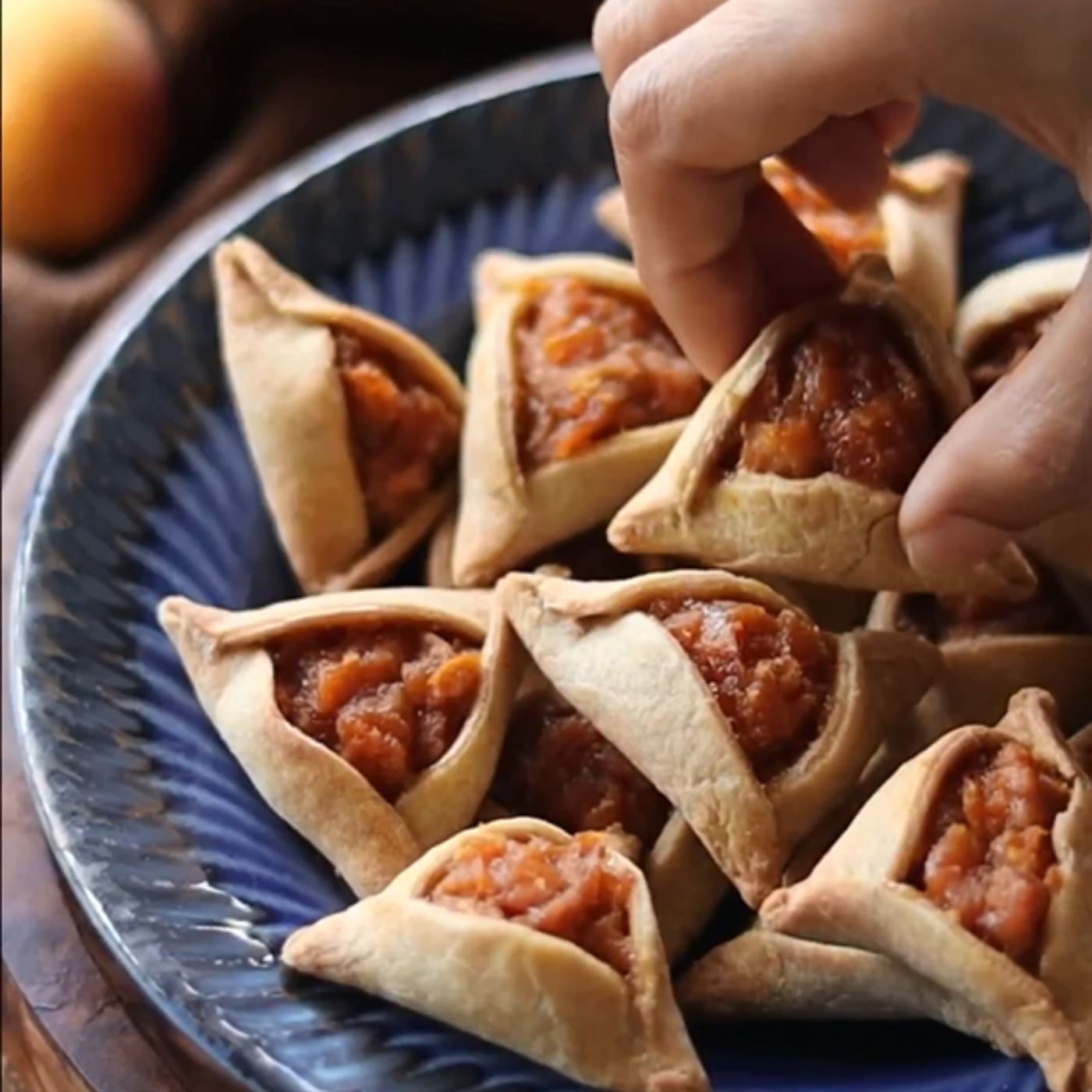 Apricots-Coconut triangular cookies