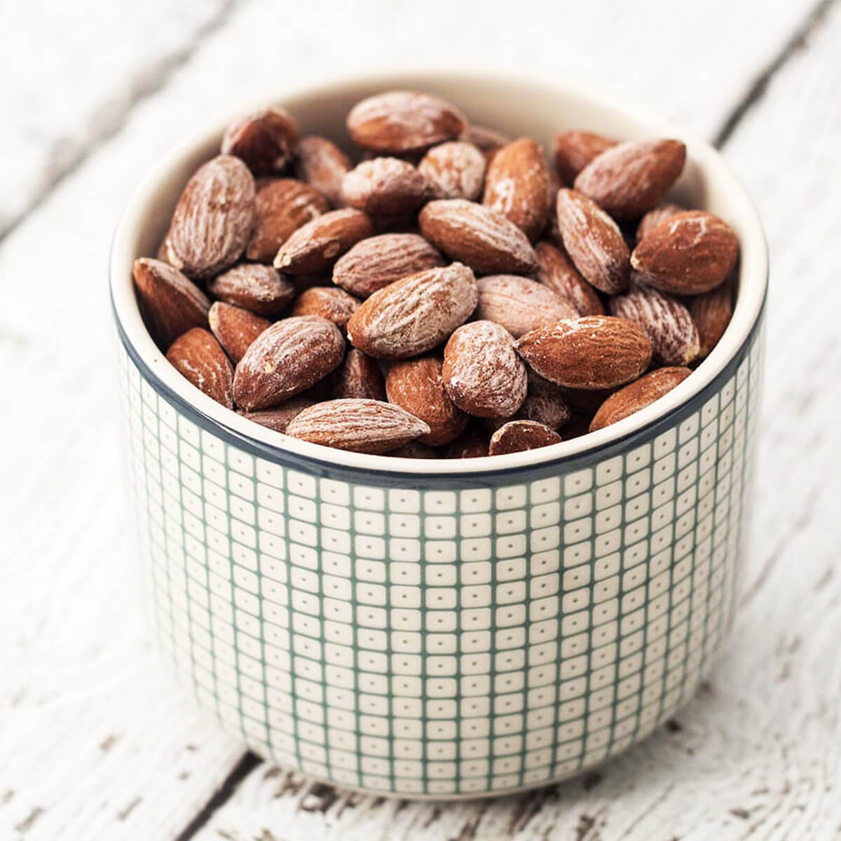 Healthy Treat Roasted Salted Almonds.